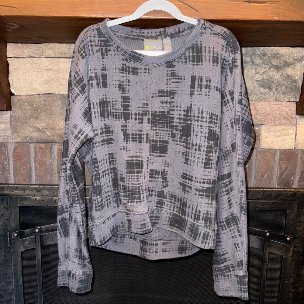 Zella Gray Plaid Long Sleeve Top